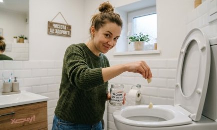 Французький секрет ідеального туалету: навіщо кидати зубчик часнику в унітаз перед сном