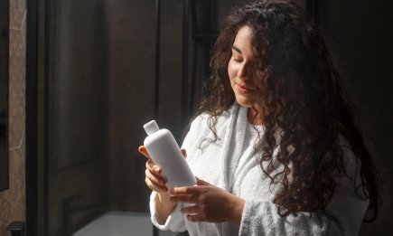 Забудьте о выпадении волос: секретный трюк с шампунем, работающий через 2 недели