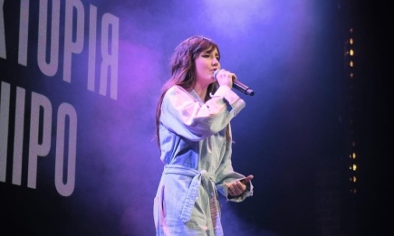 Після скандалу з Wellboy 19-річна співачка Victoria Niro розірвала контракт з Papa music