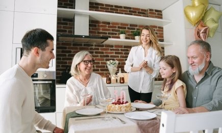 Когда родные переходят границу: как вежливо, но твердо прекратить обесценивание