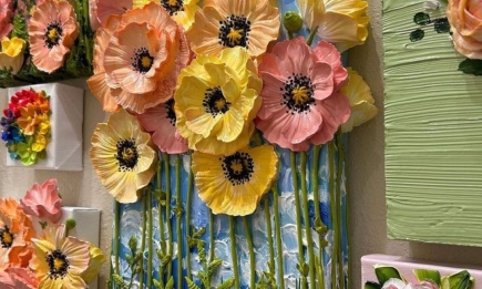 Квіти зі шпаклівки: ультрамодні об'ємні картини для інтер'єру (ФОТО, ВІДЕО)