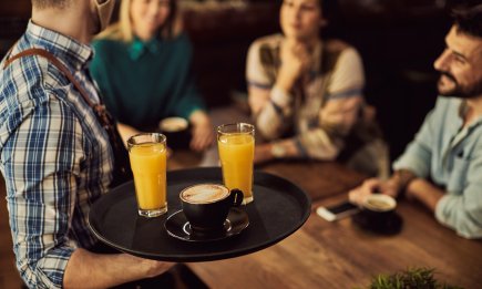 Это правило нарушают чаще всего: что нельзя делать со своим напитком