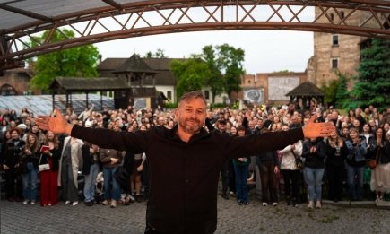"Это что-то безумное и невероятное": Сергей Жадан откровенно признался, какую музыку слушает и коллекционирует на виниле (ВИДЕО)