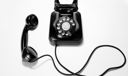 Телефонний етикет: як правильно відповідати на дзвінки