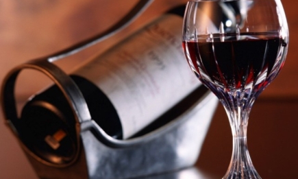 Новое исследование ученых: бокал сухого вина вместо тренировки