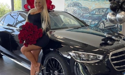 "Отпишитесь от меня нах*р:" Юлия Верба резко ответила подписчикам, которые не заценили ее новый автомобиль за 10 миллионов
