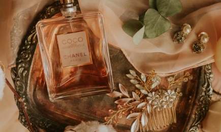 Королівський шлейф і дивовижна стійкість: три парфуми, які нікого не залишать байдужим