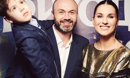Маша Ефросинина с семьей появилась в новогодней фотосессии