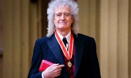 Король Чарльз III посвятил в рыцари гитариста группы Queen Брайана Мэя (ФОТО)