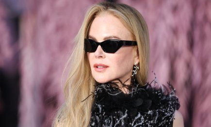 Платье – мечта, обувь – провокация: рассматриваем новый выход Николь Кидман на Неделе моды в Париже (ФОТО)