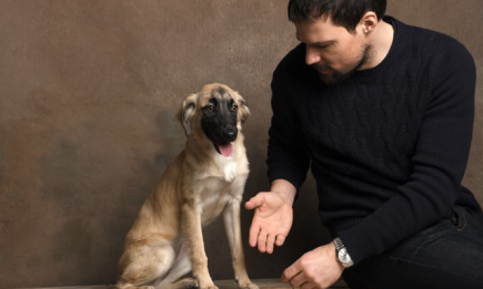Верните в моду доброту: Данила Козловский снова спас щенка