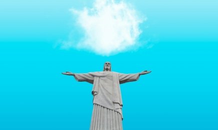 Бог действительно существует: французские математики нашли доказательства