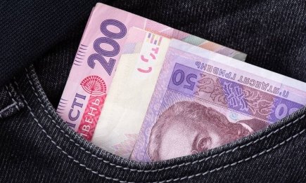 Нацбанк убирает из обращения часть гривен: какие купюры больше не будут возвращать в кассы