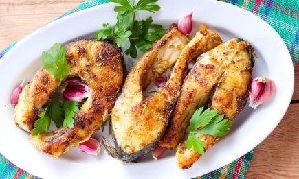 Мало кісток і приваблива ціна: яку рибу можна купити на кожен день замість дорогого лосося