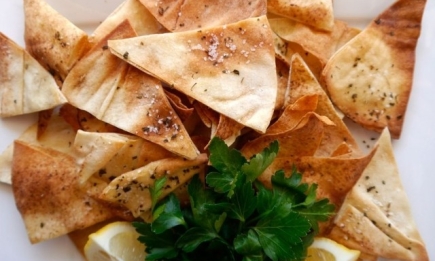 Как сделать чипсы из лаваша: закуска без вреда для здоровья