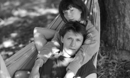 "Я был в отношениях, Аня была замужем": актеры Анна Васильева и Эрик Абрамович рассказали, как начиналась их love story