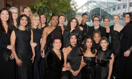 Тематические черные платья с церемонии "Золотой глобус-2018" продадут на благотворительном аукционе