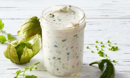 Этот американский соус готовится 3 минуты, а подходит ко всему: как приготовить ранч (РЕЦЕПТ)