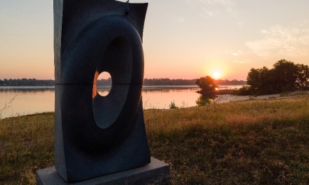 Дніпро, кручі і культура: чому варто відвідати скульптурний парк у Каневі