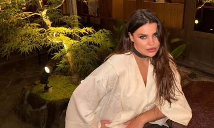 "Просто плачу": Александра Зарицкая призналась, в каких отношениях находится с женихом после отложенной свадьбы