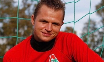 Футболист Дмитрий Тарасов подал в суд на первую супругу