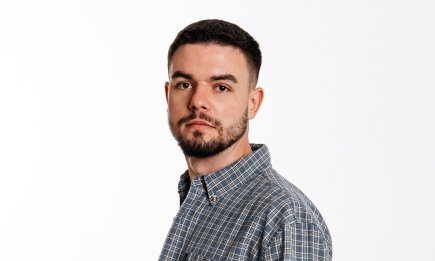 "Я готов стать папой": известный украинский певец неожиданно заговорил об отцовстве и браке