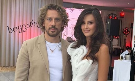 В объятиях Галкина: "та самая невеста" Ника похвасталась аксессуаром по цене элитной квартиры (фото)