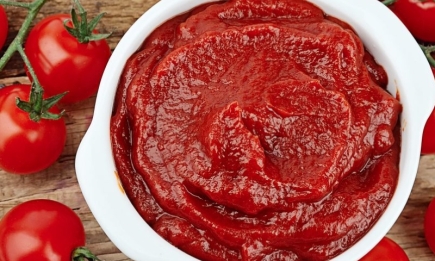 Вдвічі смачніша, ніж магазинна: домашня томатна паста за 15 хвилин (РЕЦЕПТ)