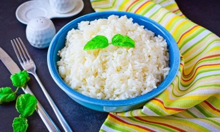 Крутой кулинарный трюк: что положить в кастрюлю, чтобы переваренный рис стал идеальным
