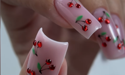Гламурные ногти с вишенками — быстрый дизайн маникюра на лето (ФОТО, ВИДЕО)