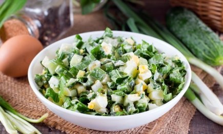 Якщо вирвали з городу кропиву - покладіть її в салат: рецепт “вітамінної бомби”