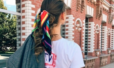 Стильные образы с модными аксессуарами для волос 2019