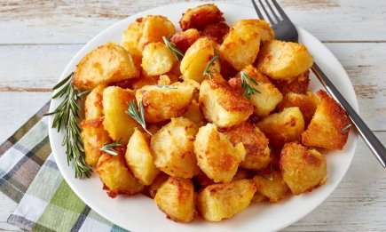 Одна ложка в сковороду – и жареный картофель будет идеальным: секрет аппетитной корочки (ВИДЕО)