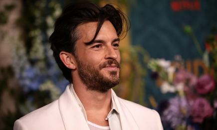 Відкритий гей та зірка "Бріджертонів": названо найсексуальнішого чоловіка світу 2025 року (ФОТО)