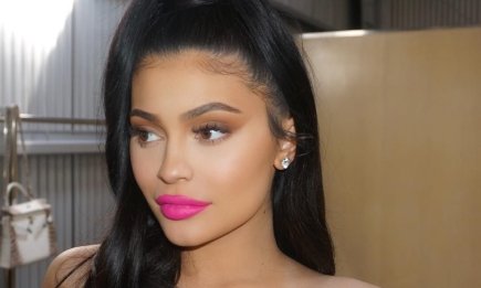 Викиньте їх негайно! 5 відтінків помад, які безнадійно псують образ брюнетки (ФОТО)