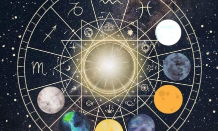 Астрологи назвали знаки Зодиака, которые получат знамение через друзей