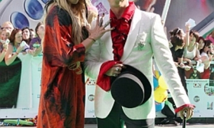 Церемония «Муз-ТВ 2011». Брежнева получила тарелочку, а солистка «Блестящих» вышла замуж. ФОТО
