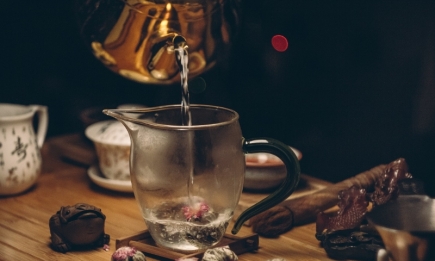 Кухонные лайфхаки: 5 способов заставить чайник блестеть, как новый