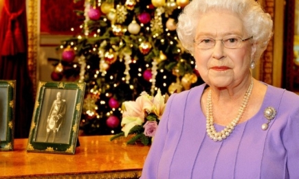 Рождественская история длиною в 59 лет: Елизавета II поблагодарила мужчину, отправлявшего ей открытки
