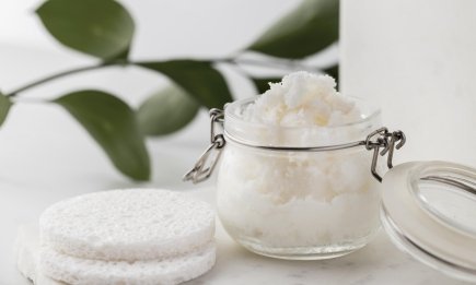 Средство "3 в 1" за копейки: что увлажнит руки, заживит губы и уложит брови (и это не крем!)