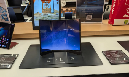 Покупатели Galaxy Z TriFold за 2900 долларов жалуются на черный экран: что произошло
