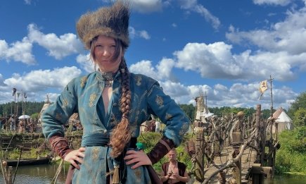 Українська акторка зіграла у популярному польському серіалі "1670", який виходить на Netflix (ФОТО)