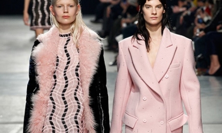 Розовое пальто Christopher Kane
