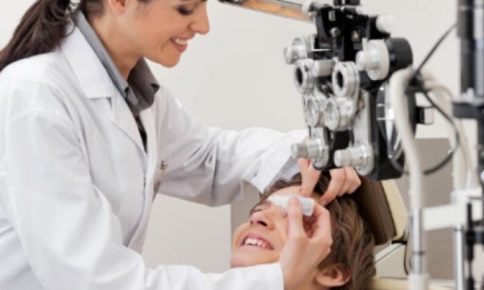 Как бороться с сухостью глаз: советы офтальмологов