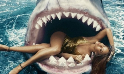 Как побороть свой страх: Рианна нырнула к акулам