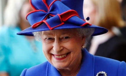 Обнародован новый портрет королевы Елизаветы II в честь 65-летия ее правления (ФОТО)