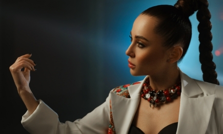 Певица YAROMIYA презентует рождественский хит "Щедрик" в тандеме с GLOVA (ВИДЕО)