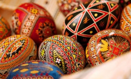 Традиции Пасхи. Роспись яиц: писанки и крашенки
