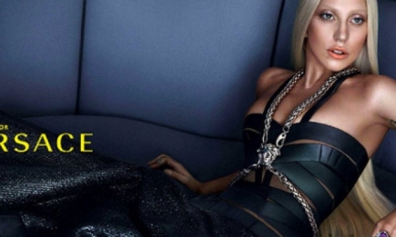 Леди Гага в промокампании Versace: фото до и после фотошопа