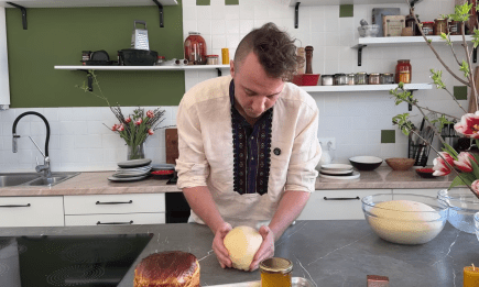 Чому паска падає, пригорає та виходить щільною: Клопотенко розповів про найбільші помилки (ВІДЕО)